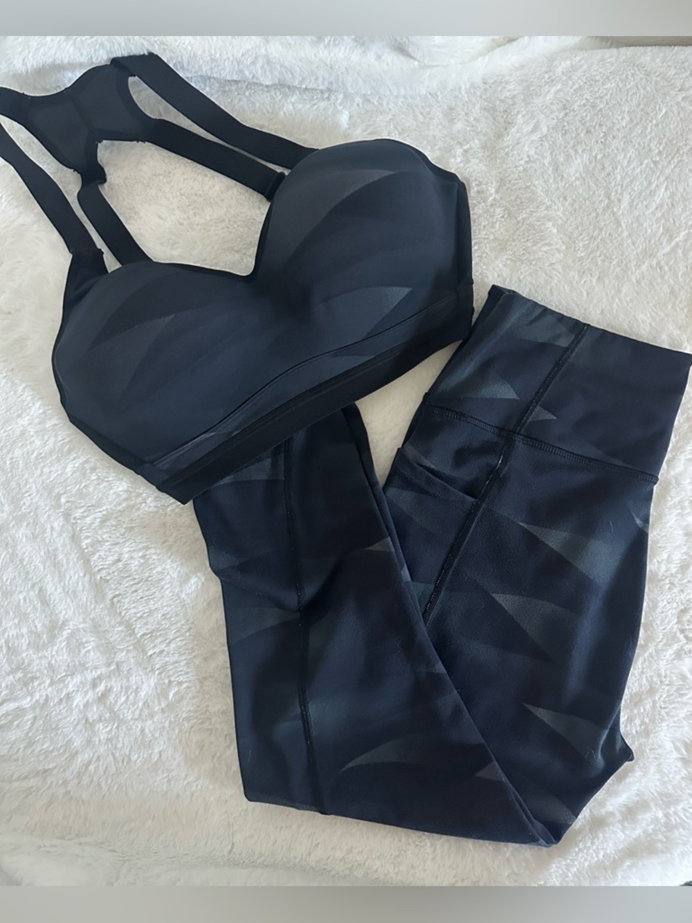 Victoria's Secret Matching Workout Set - Bra 34D - Leggings Size M